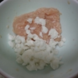 離乳食後期 はんぺん入り柔らか鶏団子 冷凍保存可 レシピ 作り方 By はちわれ413 楽天レシピ 離乳食後期 はんぺん入り柔らか鶏団子 冷凍保存可 レシピ 作り方 By はちわれ413 楽天レシピ